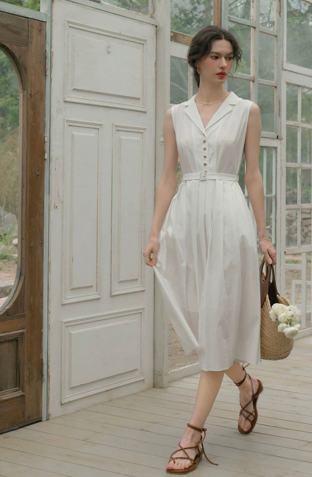 Sleeveless Collared Pleated Dress