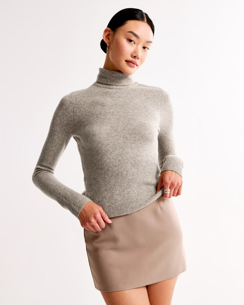 Soft Yarn Turtleneck Sweater