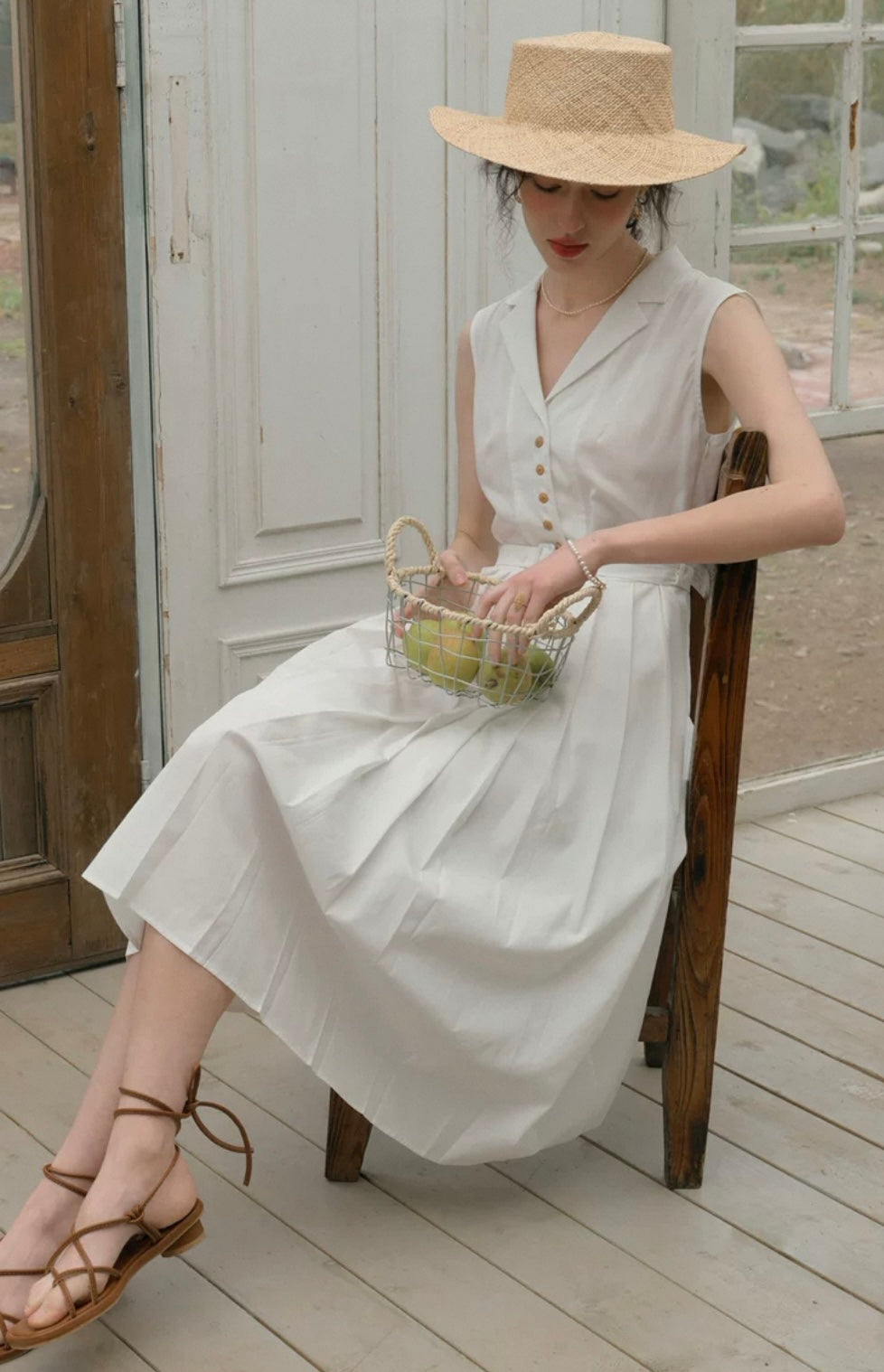 Sleeveless Collared Pleated Dress