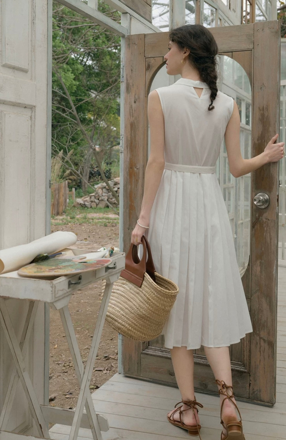 Sleeveless Collared Pleated Dress