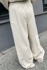 Fleece Pant With Contrast Piping