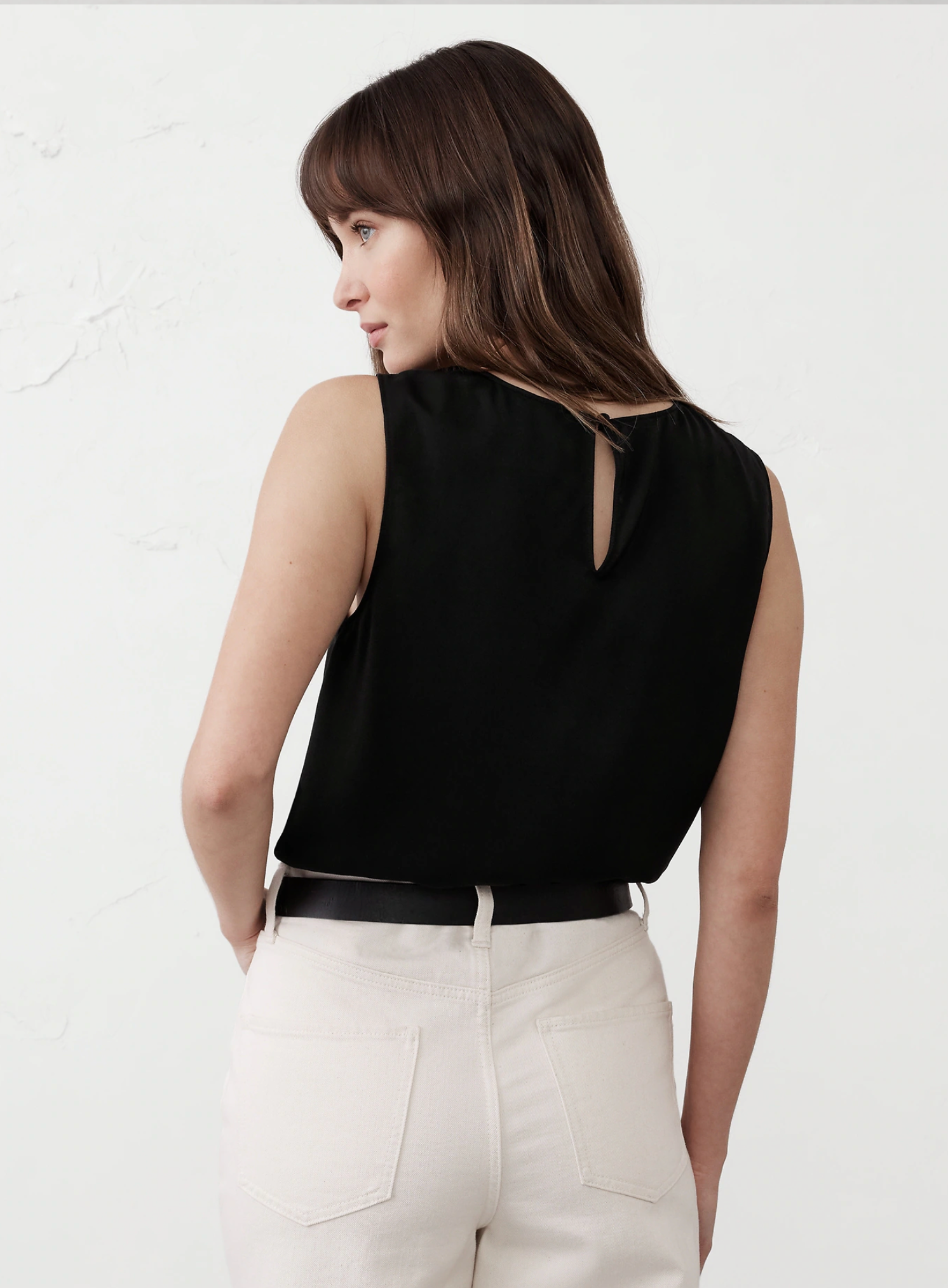 Sleeveless Shell Tank
