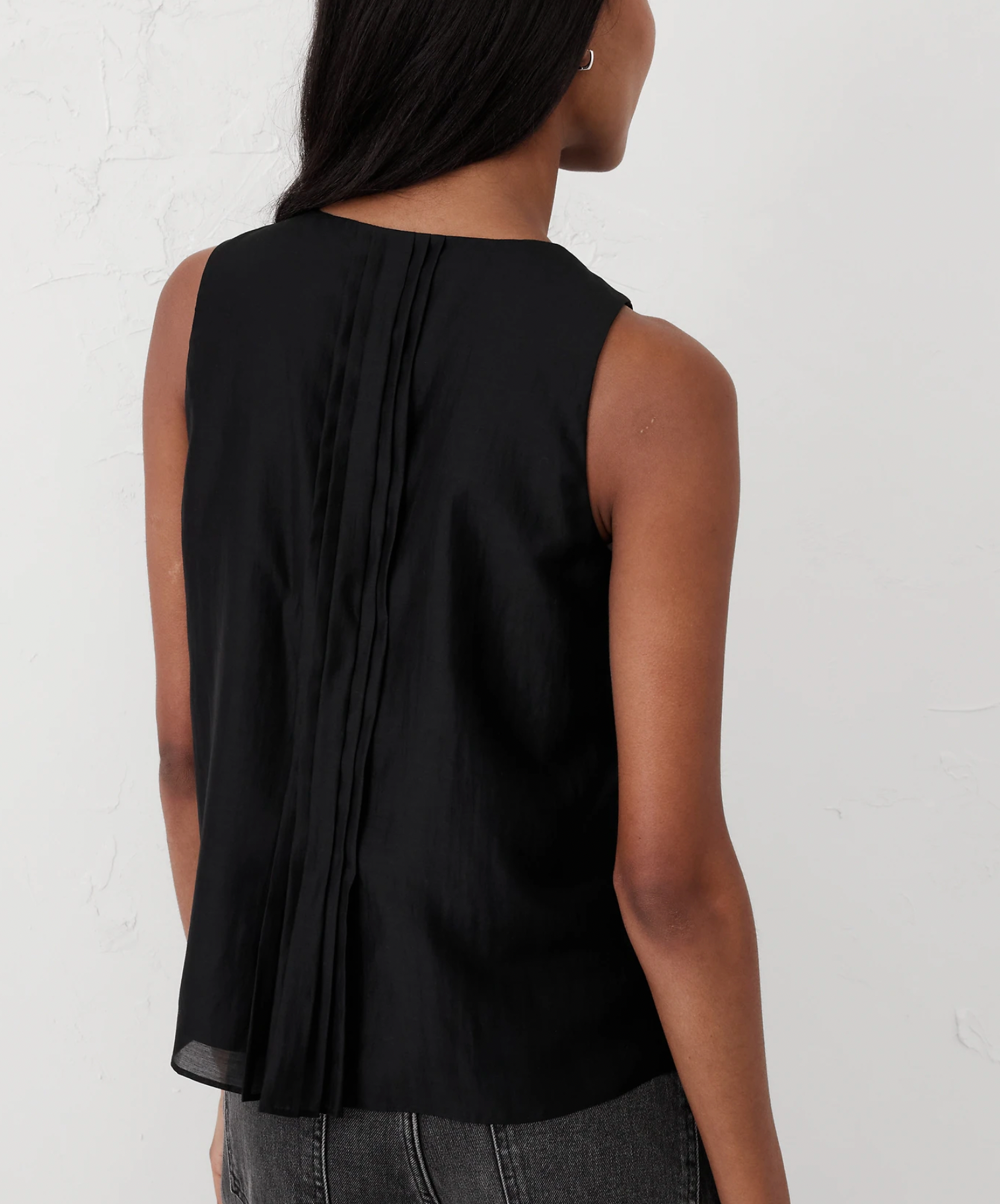 Keyhole Pleated Top