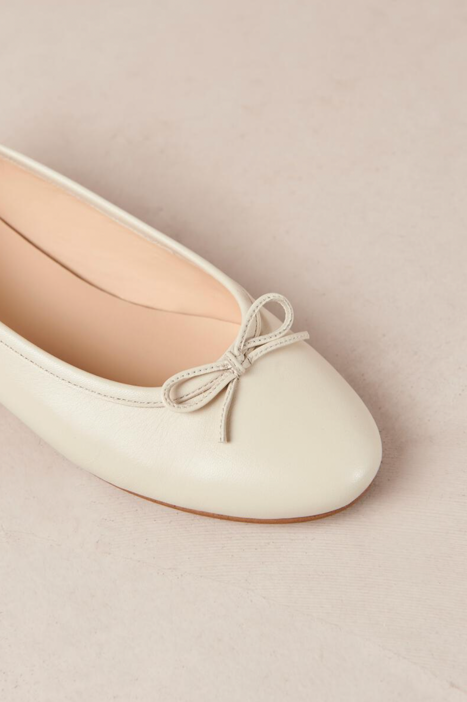 [ PRE-ORDER ] Oriana Leather Ballet Flats