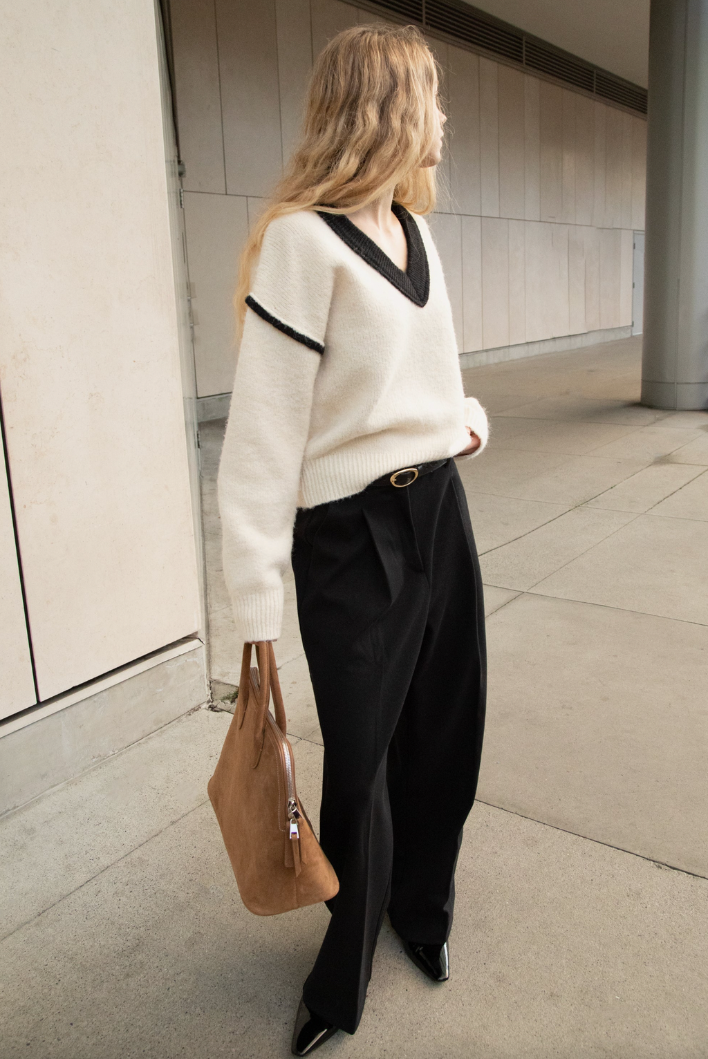 Cropped V-Neck Contrast Sweater