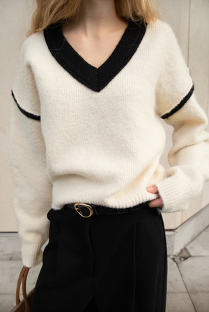 Cropped V-Neck Contrast Sweater