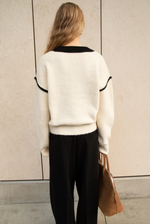 Cropped V-Neck Contrast Sweater