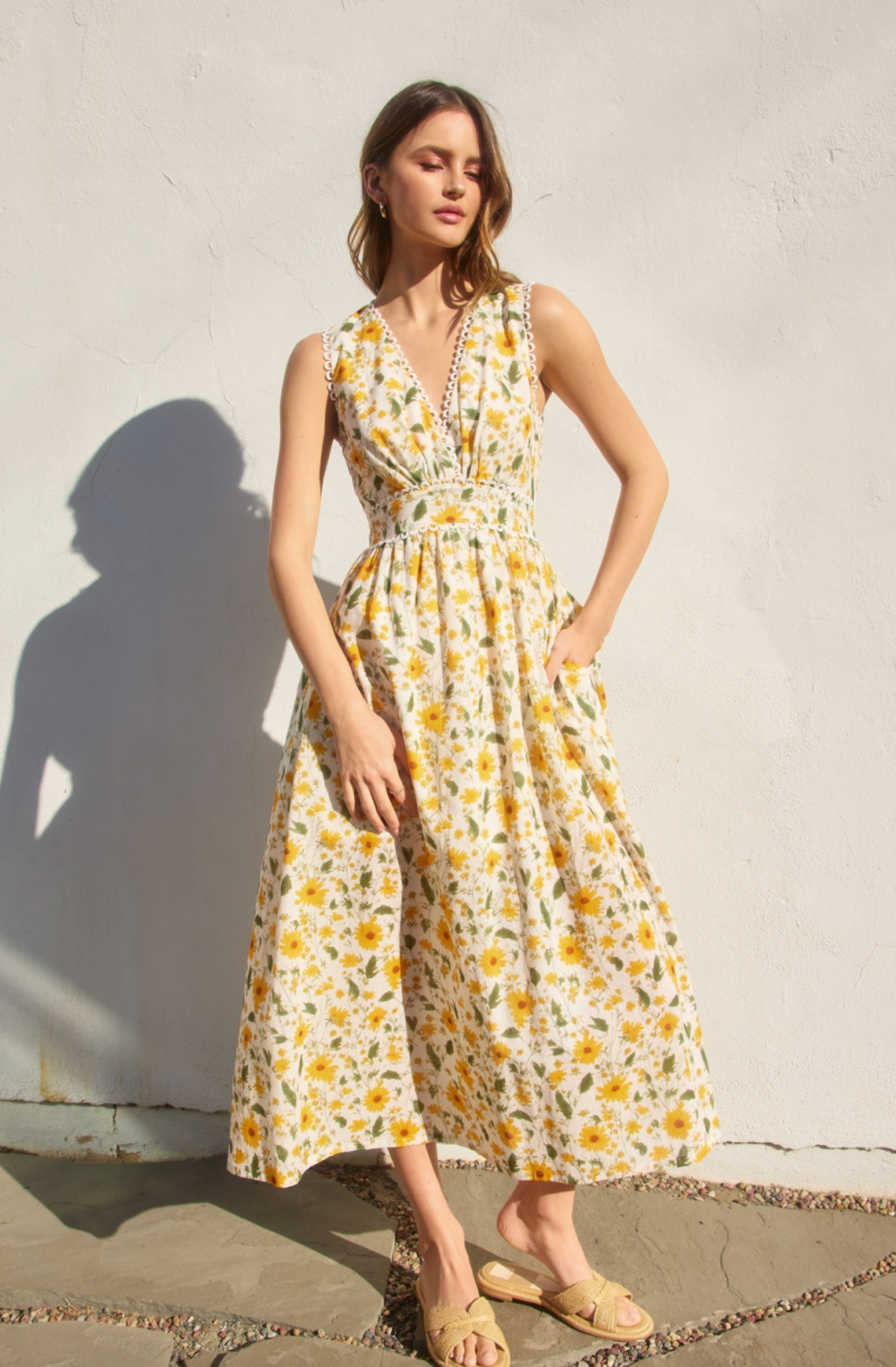 Daisy Dream Scalloped Lace Maxi Dress