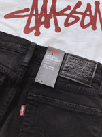Premium Wedgie Straight Jeans