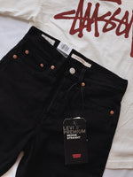 Premium Wedgie Straight Jeans
