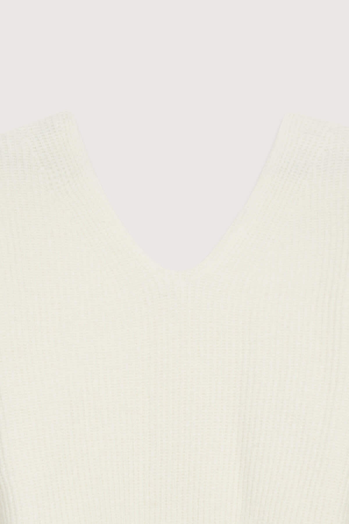 Balloon-Sleeve V Neck Sweater